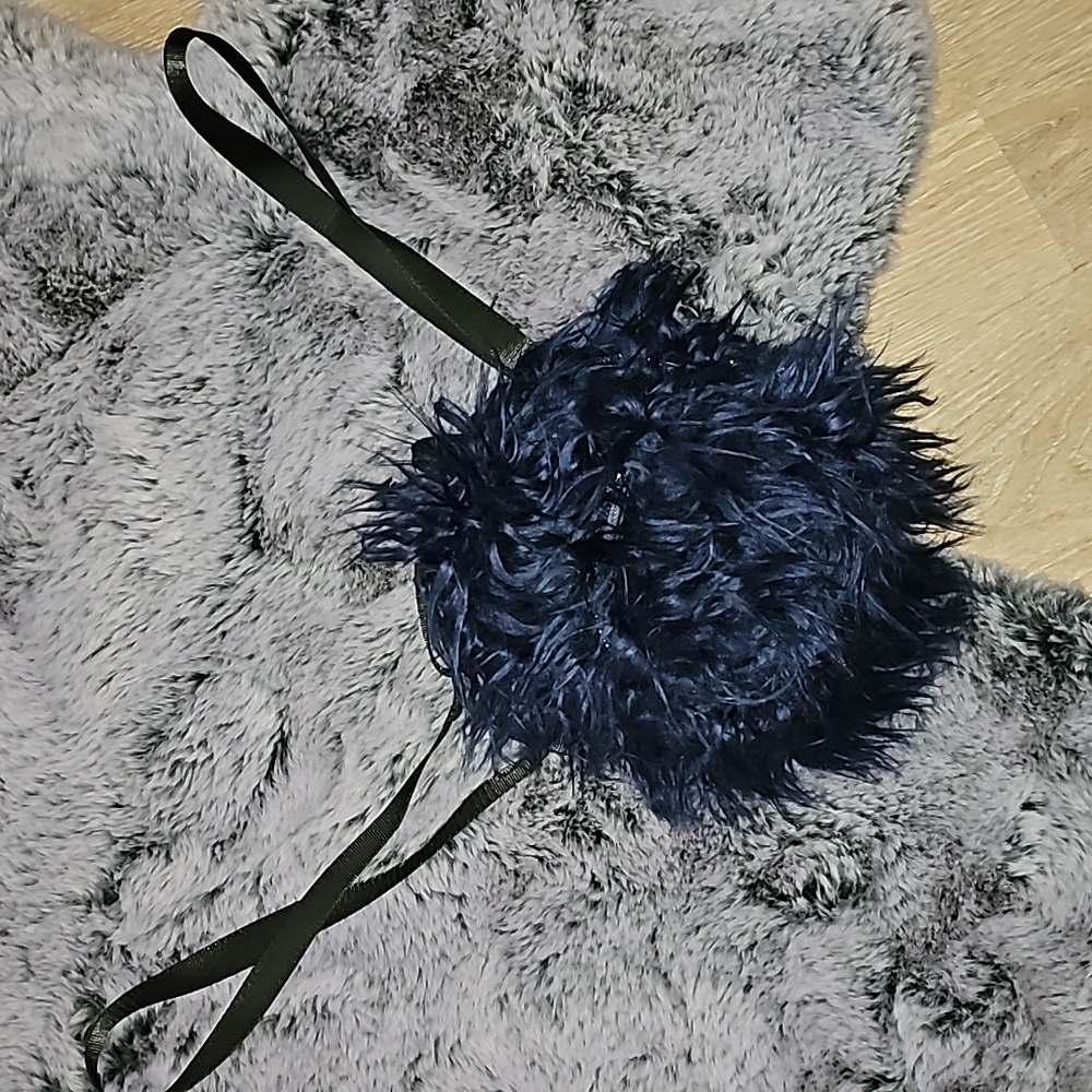 Small Delias Fuzzy backpack purse 👛😍